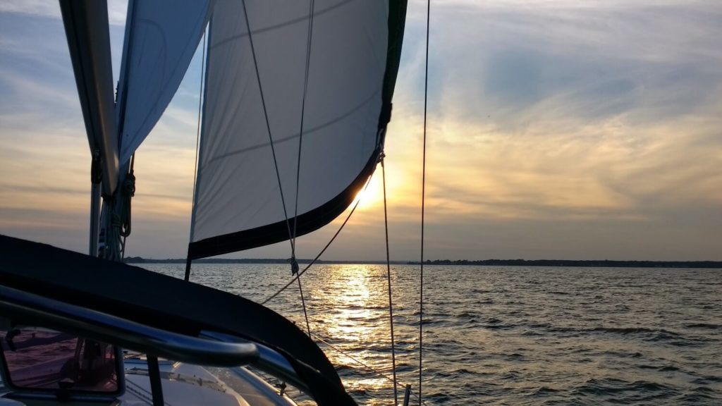 A boat sailing on the bay: one of the best things to do on the Chesapeake Bay